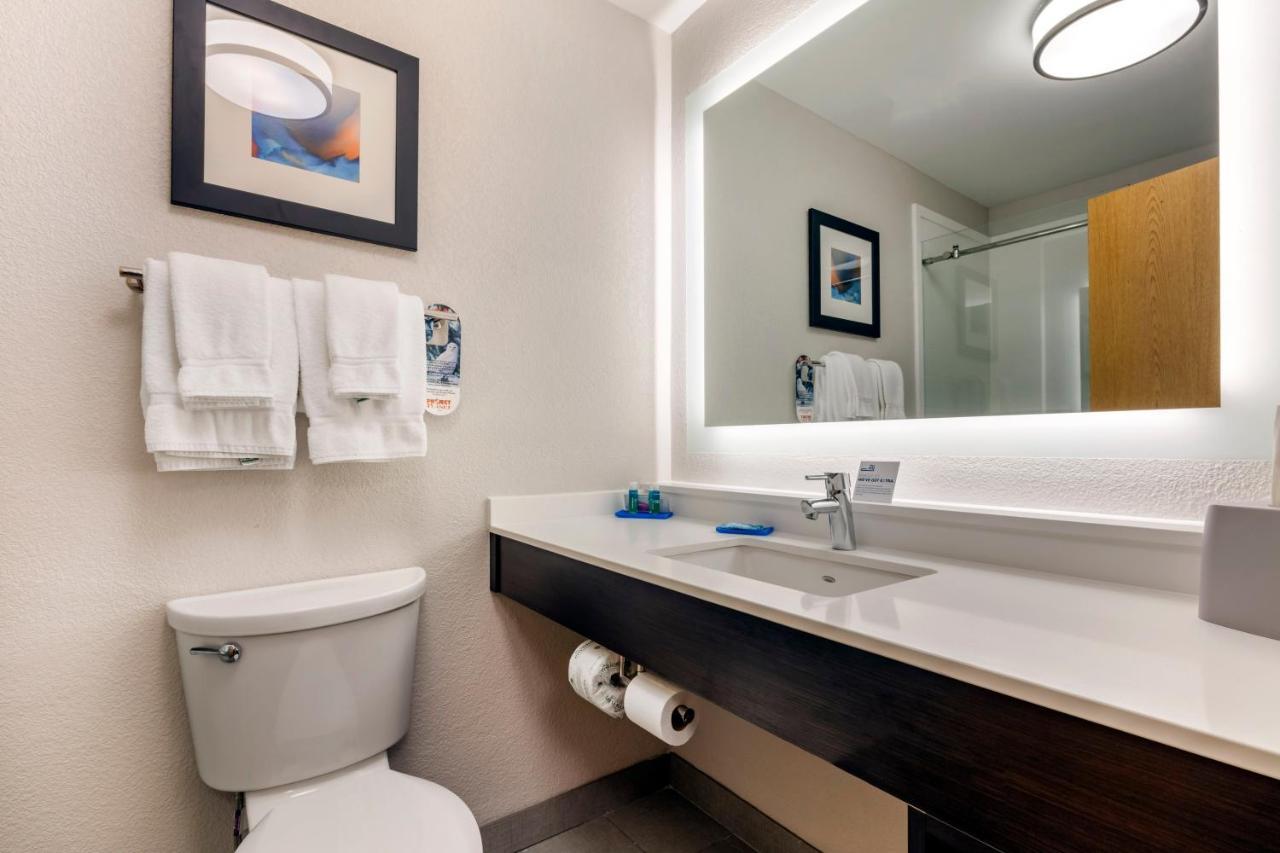 Holiday Inn Express Metropolis By Ihg Habitación foto